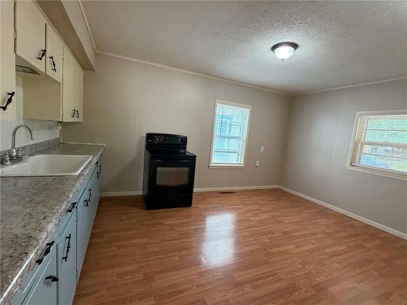 736 S Clark St, Fort Scott, KS 66701