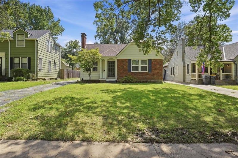 1009 W 77th St, Kansas City, MO 64114