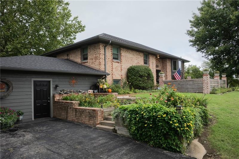 2734 N 99th St, Kansas City, KS 66109
