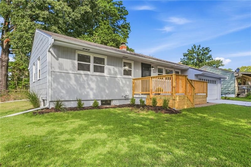 3028 S Hedges Ave, Independence, MO 64052
