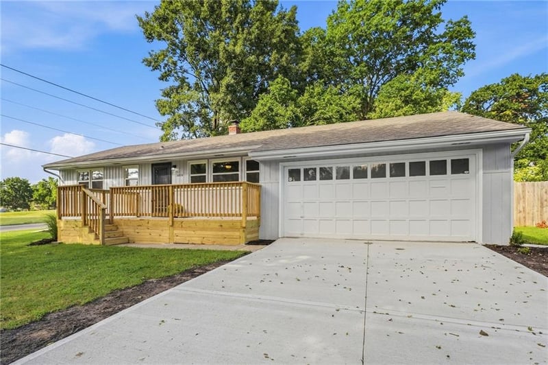 3028 S Hedges Ave, Independence, MO 64052
