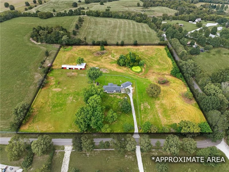24210 NE 144th St, Excelsior Springs, MO 64024