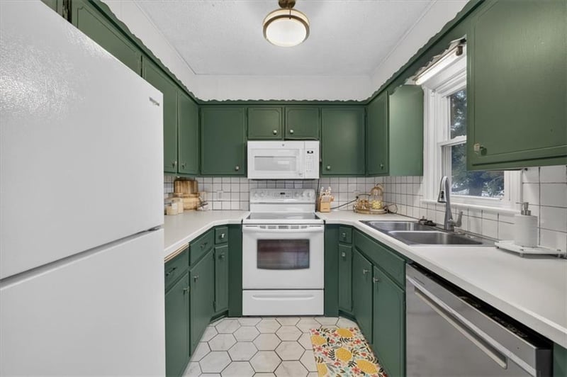 3611 S Spring St, Independence, MO 64055