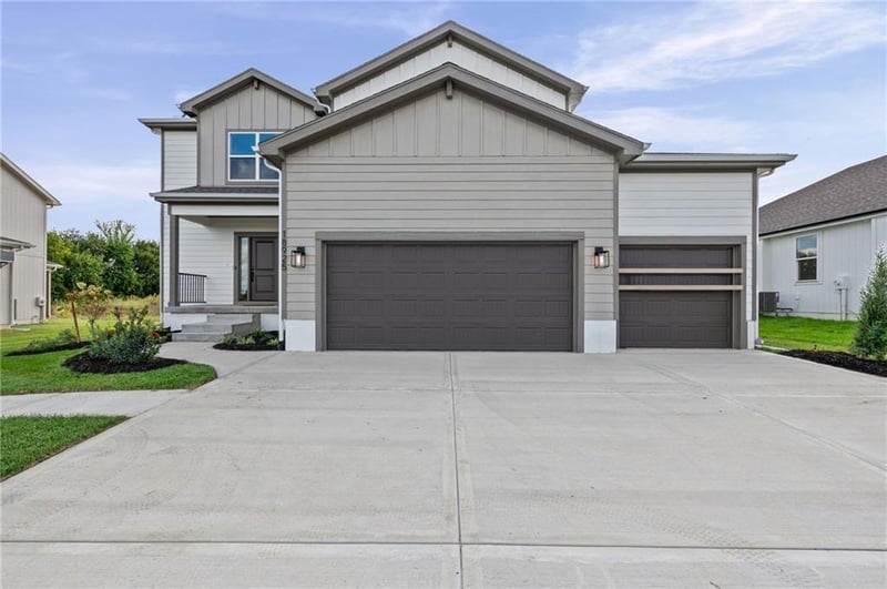 18925 W 193 Ter, Spring Hill, KS 66083
