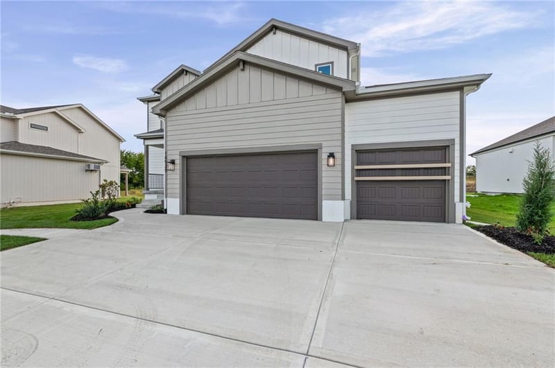 18925 W 193 Ter, Spring Hill, KS 66083