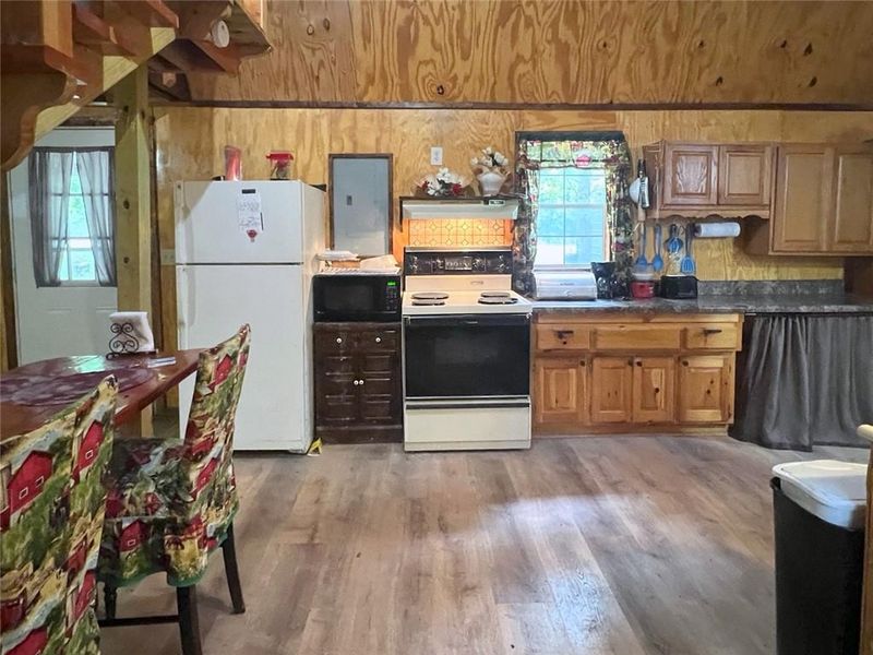 34 Hackberry Dr, Mound City, KS 66056