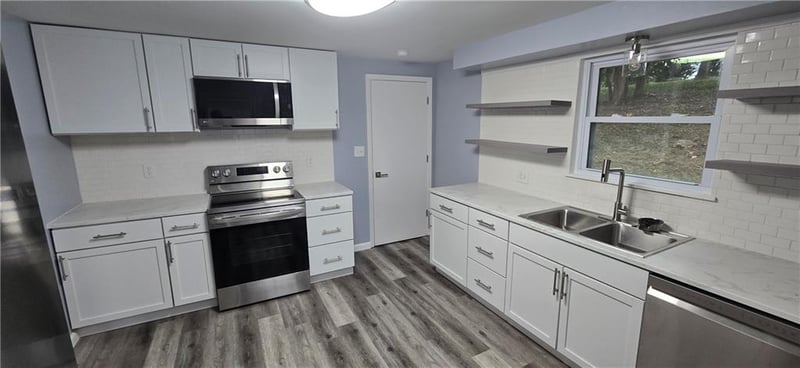 6906 N Pennsylvania Ave, Kansas City, MO 64118