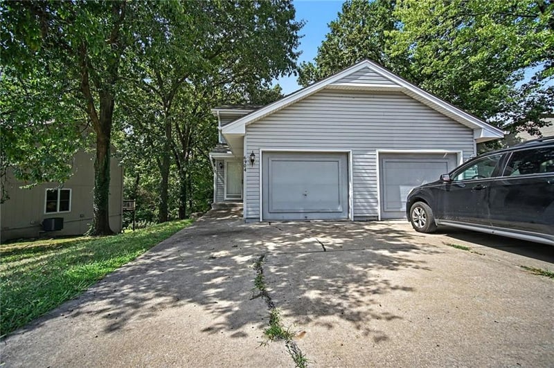 69046906 N Orchard St, Pleasant Valley, MO 64068