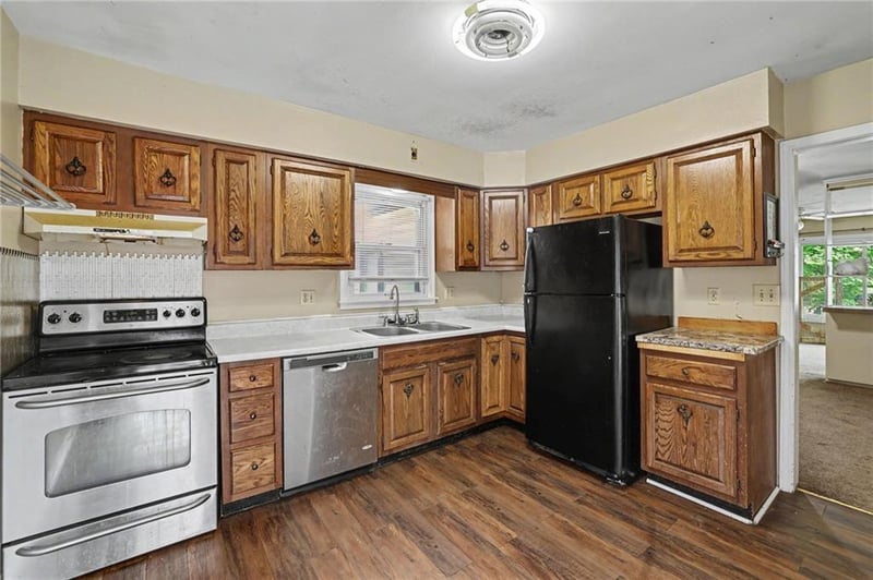 4411 E 138th St, Grandview, MO 64030
