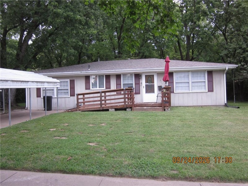 217 W Market St, St Joseph, MO 64505