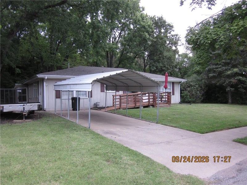 217 W Market St, St Joseph, MO 64505