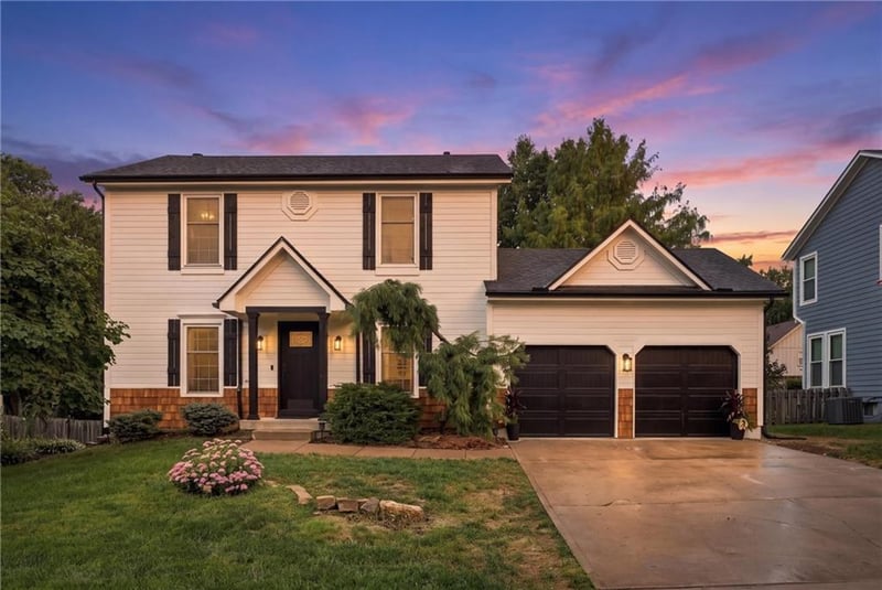 14714 S Blackfoot Dr, Olathe, KS 66061