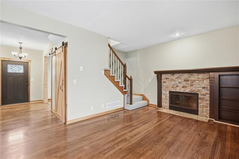 14714 S Blackfoot Dr, Olathe, KS 66061