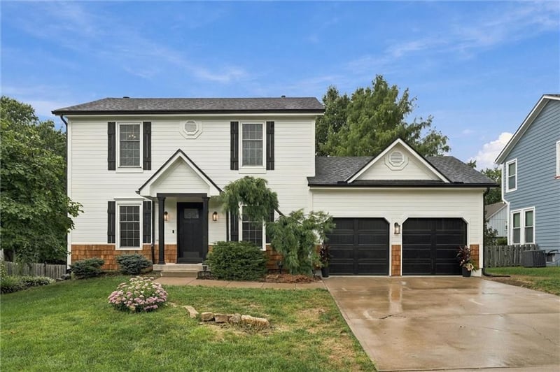 14714 S Blackfoot Dr, Olathe, KS 66061