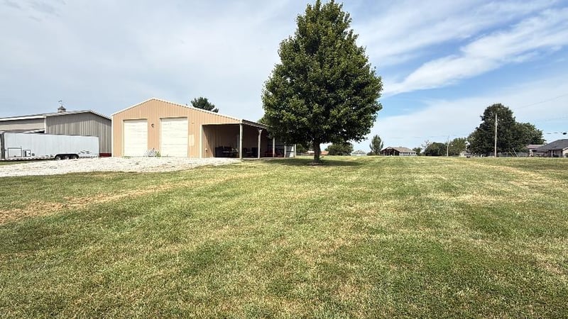 15200 Roger Rd, Leavenworth, KS 66048