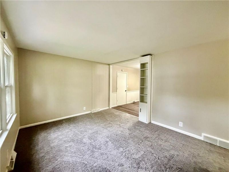 213 Park Ave, Belton, MO 64012