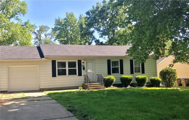 213 Park Ave, Belton, MO 64012