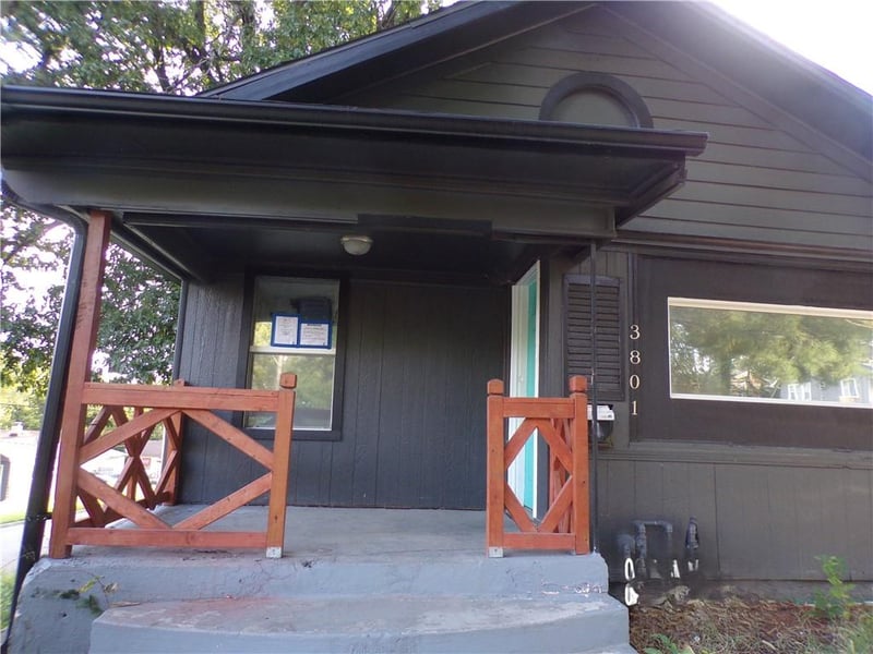 3801 Mersington Ave, Kansas City, MO 64128