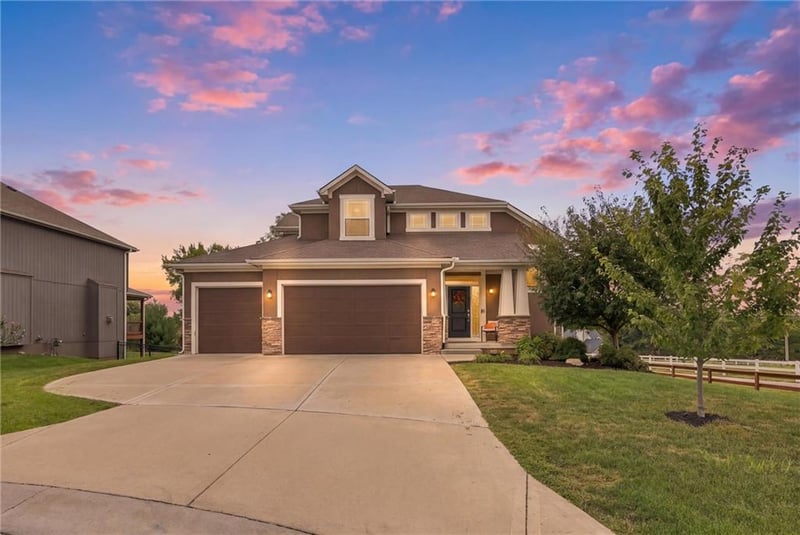 21807 W 46th Ter, Shawnee, KS 66226