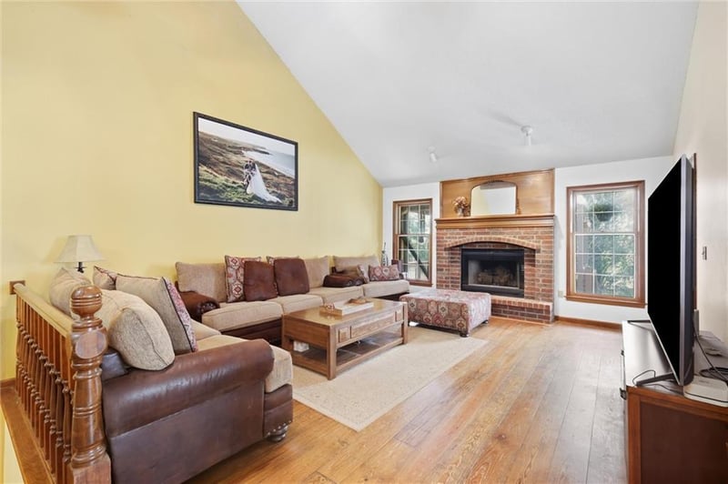 416 SE Brownfield Dr, Lee's Summit, MO 64063