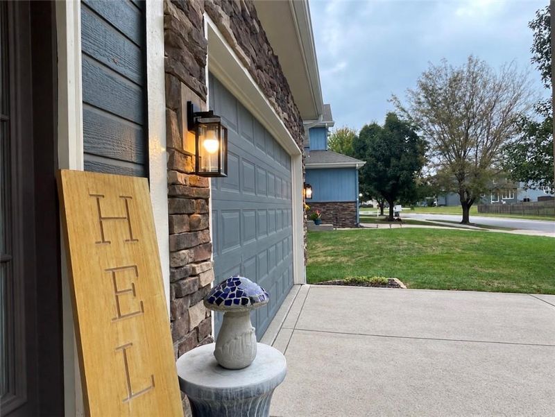 712 S Adams St, Raymore, MO 64083