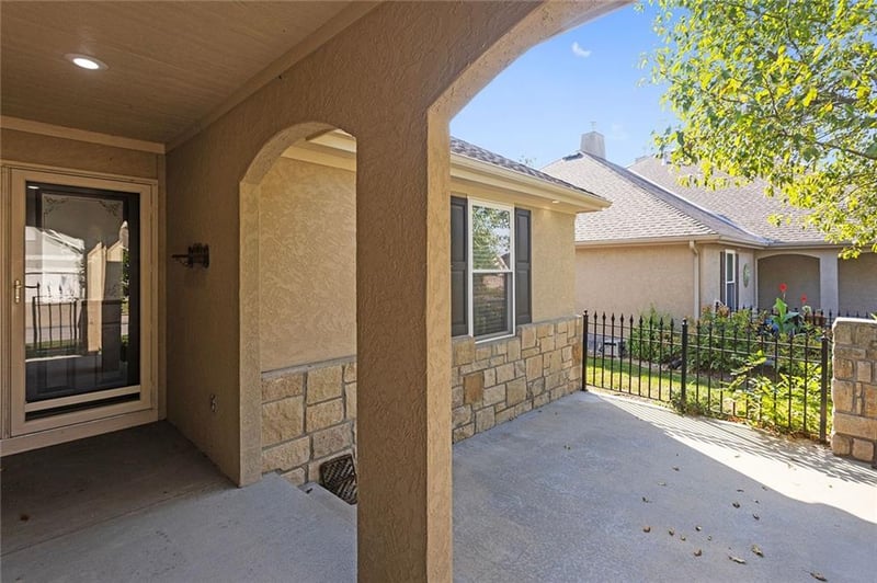 4115 SW Homestead Dr, Lee's Summit, MO 64082
