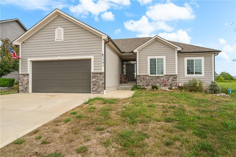 1201 Mesa Dr, Belton, MO 64012