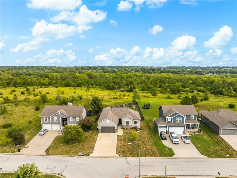 1201 Mesa Dr, Belton, MO 64012