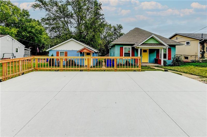 326 E Main St, Odessa, MO 64076
