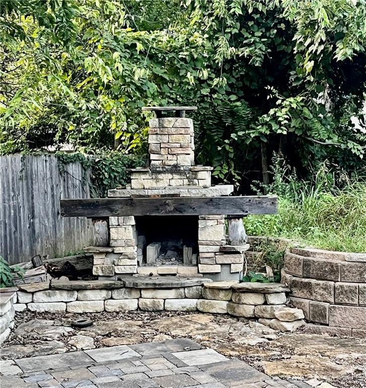 12414 W 69th St, Shawnee, KS 66216