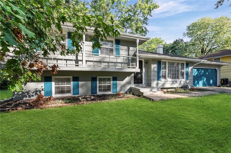 6302 E 102nd St, Kansas City, MO 64134