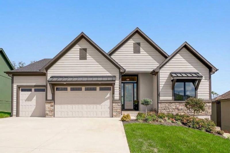 22428 W 90th Ter, Lenexa, KS 66227