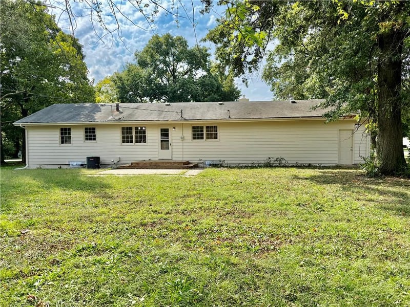 407 E Elm St, Drexel, MO 64742