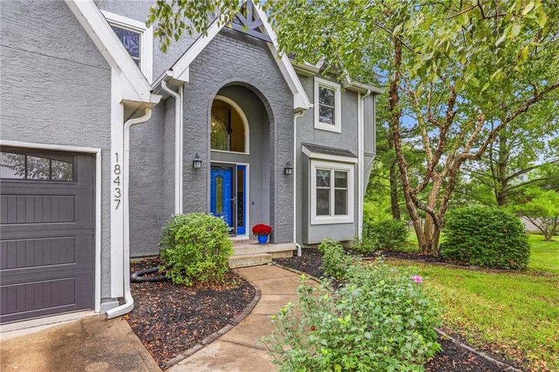 18437 Lamar Ave, Stilwell, KS 66085