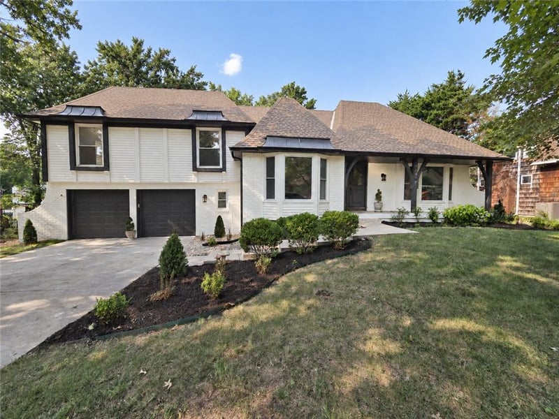 9600 W 105th Ter, Overland Park, KS 66212