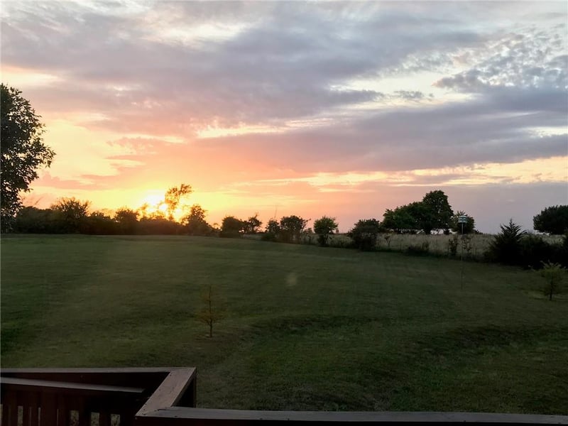32360 Keystone Dr, Louisburg, KS 66053