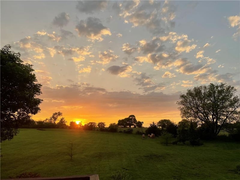32360 Keystone Dr, Louisburg, KS 66053