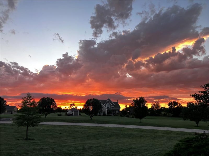 32360 Keystone Dr, Louisburg, KS 66053