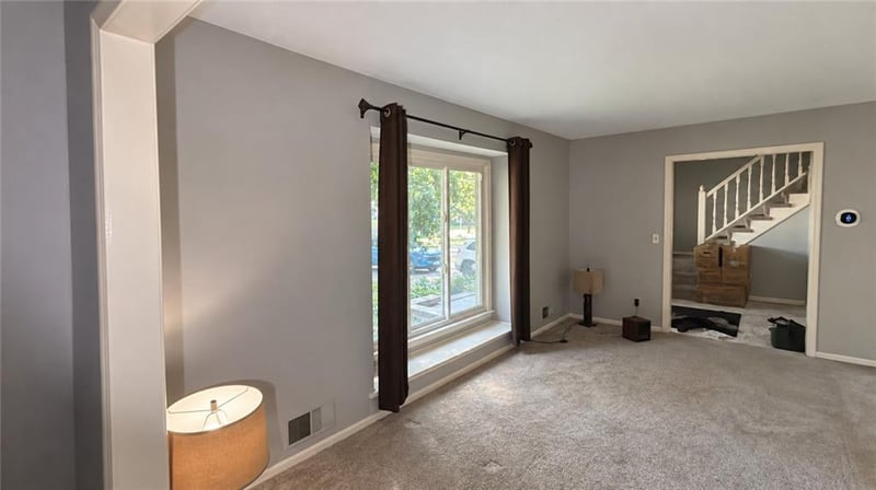 12836 Saint Andrews Dr, Kansas City, MO 64145