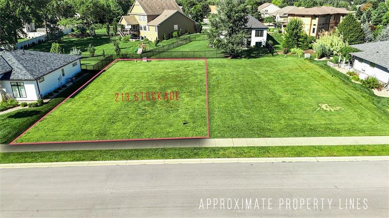 213 Stockade St, Lawrence, KS 66049