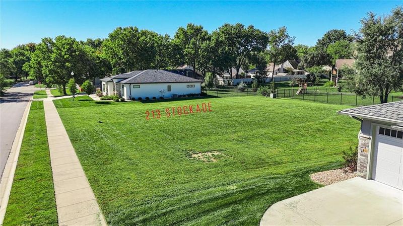 213 Stockade St, Lawrence, KS 66049
