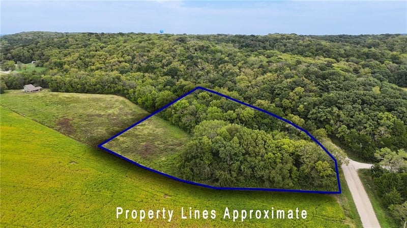 1079 1135 Rd, Lawrence, KS 66047