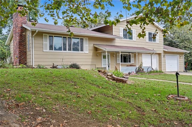 6734 Lincoln Rd, Oskaloosa, KS 66066