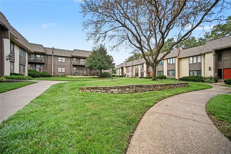 474 Unit A W 104th St, Kansas City, MO 64114