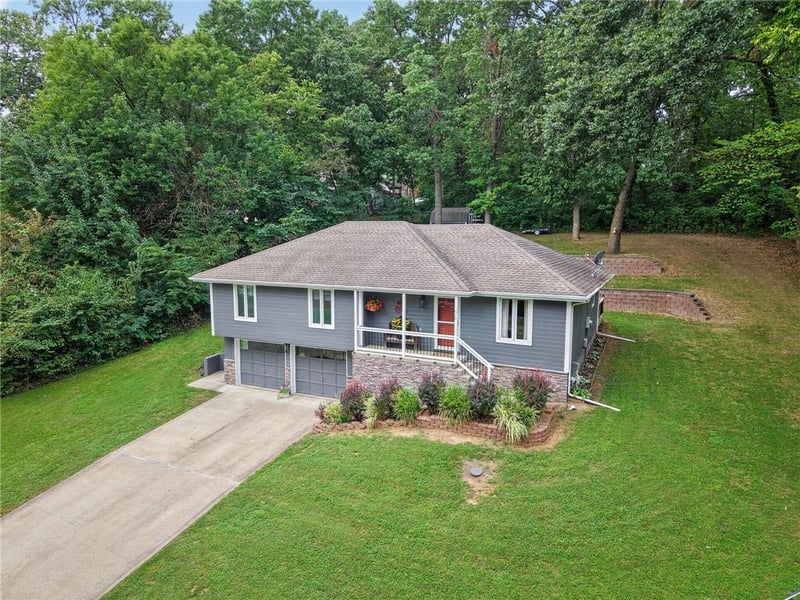 510 Sycamore Dr, Richmond, MO 64085
