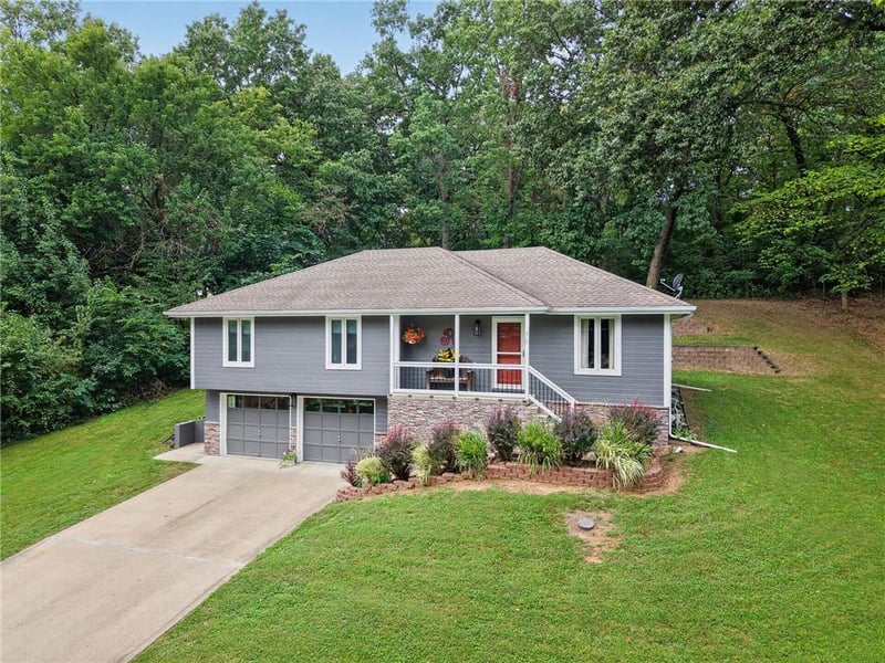 510 Sycamore Dr, Richmond, MO 64085