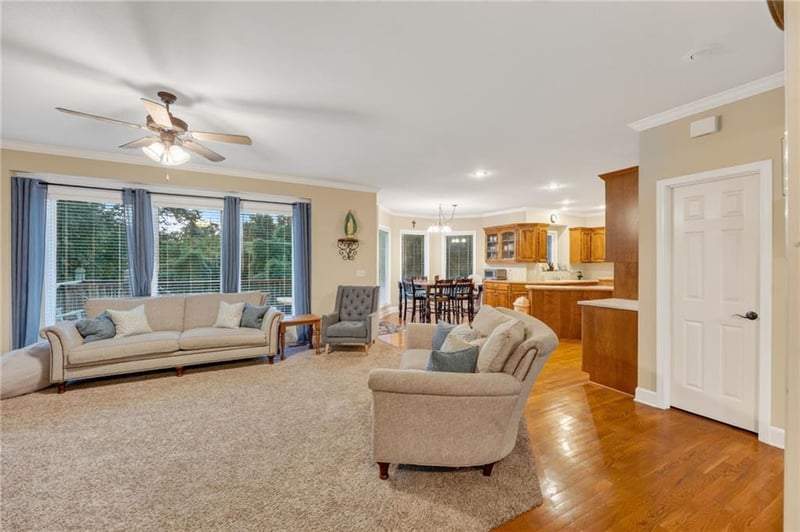 1100 Silverleaf Ln, Liberty, MO 64068