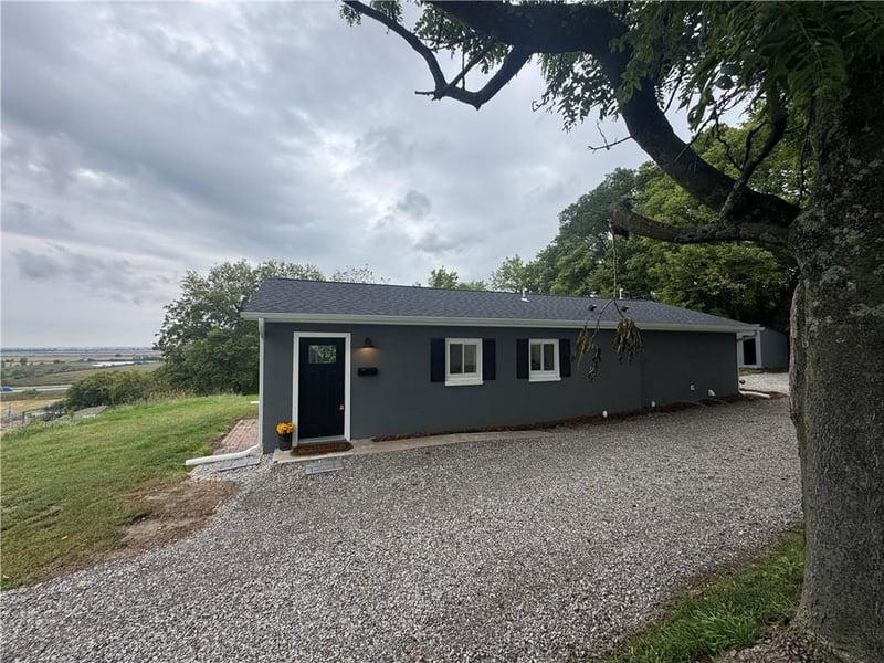 119 E Davis St, Mound City, MO 64470