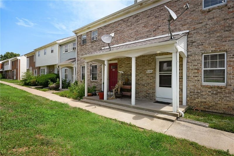 6208 E 129th St, Grandview, MO 64030