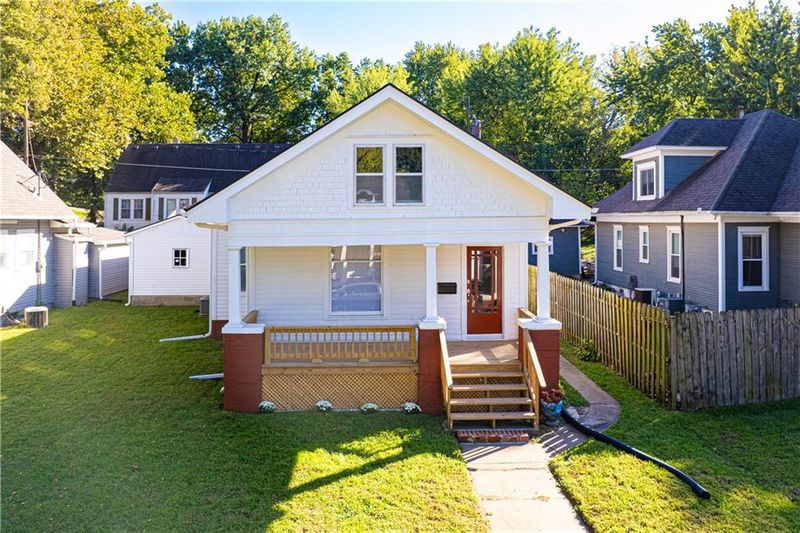 3020 Jules St, St Joseph, MO 64501